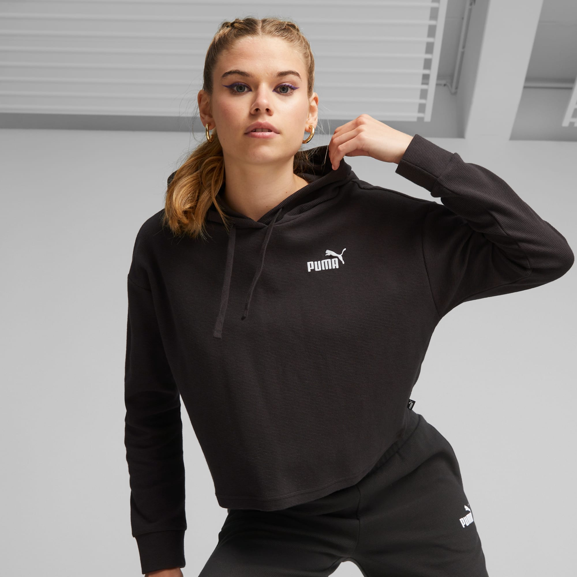 Women's black sale cropped sweatshirt